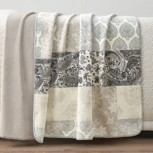 Casual Living Reversible Luxe Plush Throw, Gray, Size: 50" x 70" - NWT